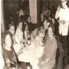 Familia celebrando una boda.